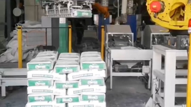 砂浆码垛机，为企业节省人力成本，提高工作效率。#砂浆码垛#码垛机