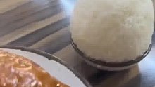 我这辈子都没见过这样吃米饭