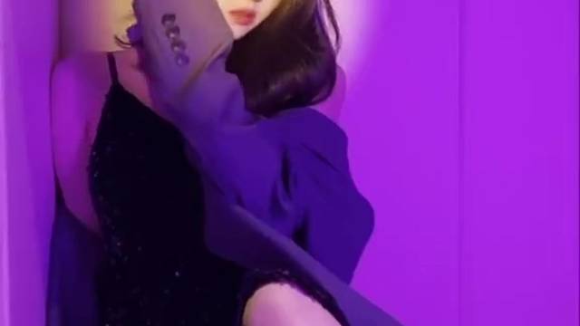 你记得花，花就会开
你记得我，我就会在