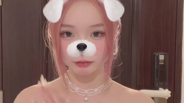 你不理我的时候，我看着你头像发呆的样子好像在给你守灵。