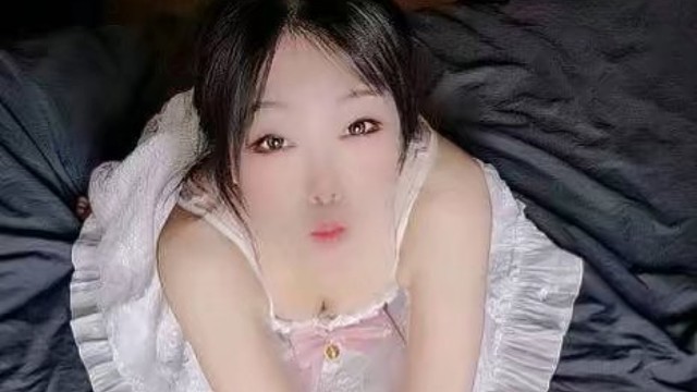 小萝莉欣儿姐姐报个到