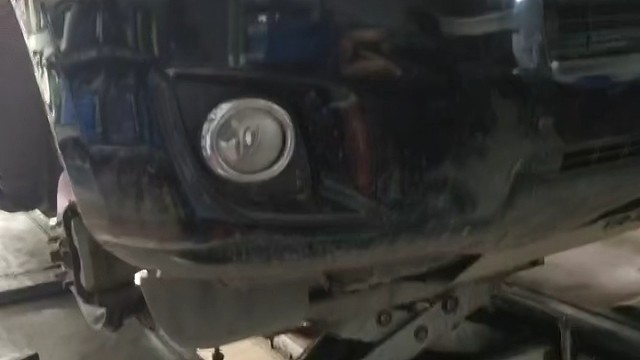 丰田RV4更换佳安四季轮胎225/65R17四条进行中感谢哥们信任与支持