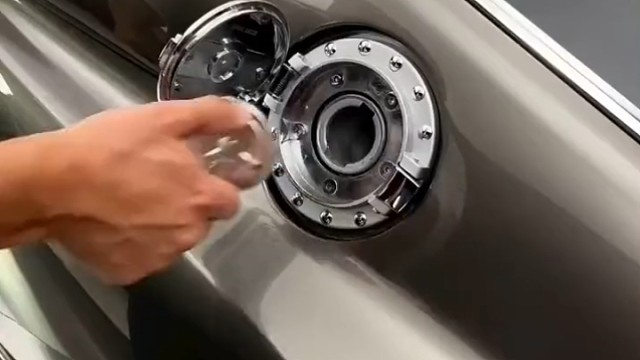 机械的魅力，现在的车越造越娘炮了