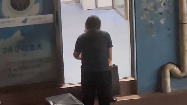 究竟是什么让他这么绝望