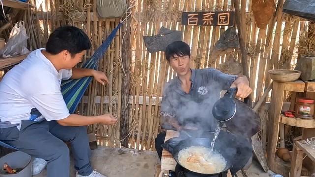 户外做饭，蛋蛋面