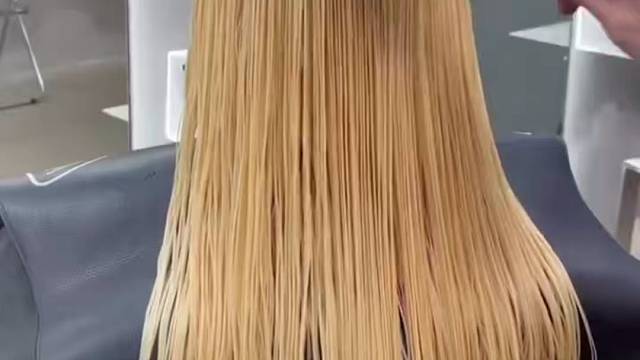 假如你的头发、
怎么看都不顺眼、
不要慌来找我、
咱们给它点儿颜色看看