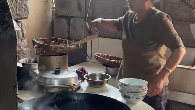 腊肉香肠四季豆孔饭