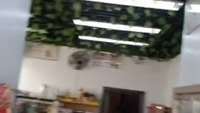 她是不是发现我了