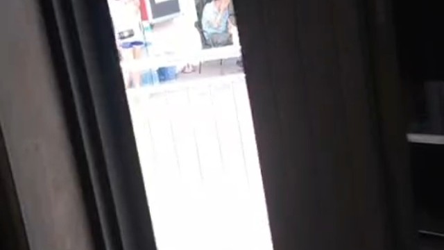 一天天的什么事都不干就爱看