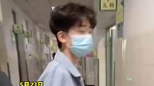 12岁男孩身高176cm 站在儿科门口不好意思进