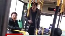 一女子在公交车中抽烟，无视司乘劝阻，叫嚣“抓我吧”
