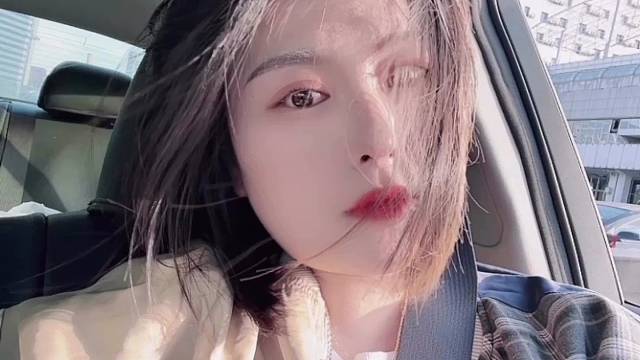 证明我还在存在吧
一个深情女孩子