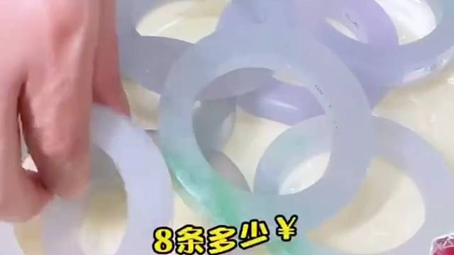 半夜收下八条高冰带色手镯，好品质的手镯值得等待！