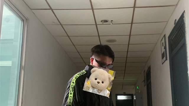 如果你们也想帅到没朋友，那么这件事情泰裤辣