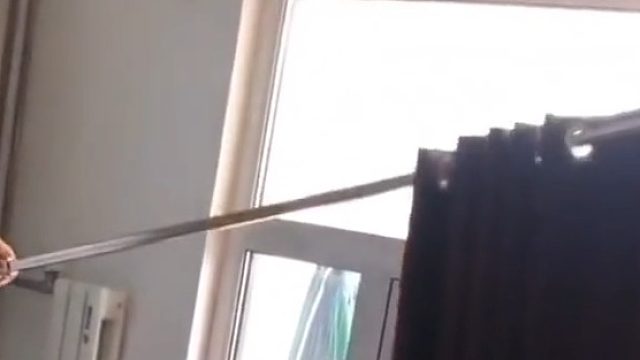 室友视角我拉窗帘