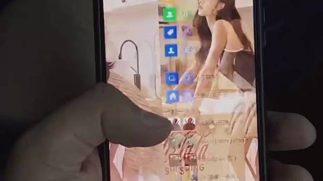 你不必在意我的装扮和身材因为我不会成为你的妻子和朋友