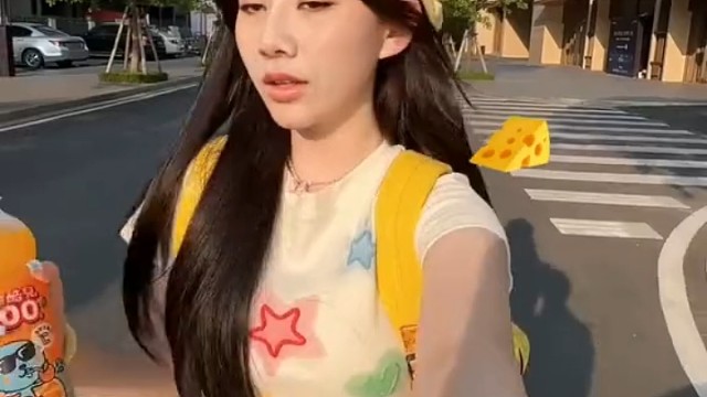 在充满未知的路上，不问东西，随心而走，且听风吟