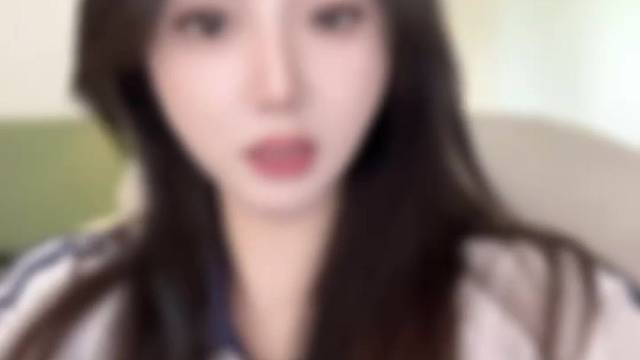 穿校服