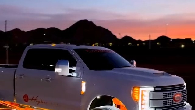 很帅，但我想问下为啥要在车底装灯