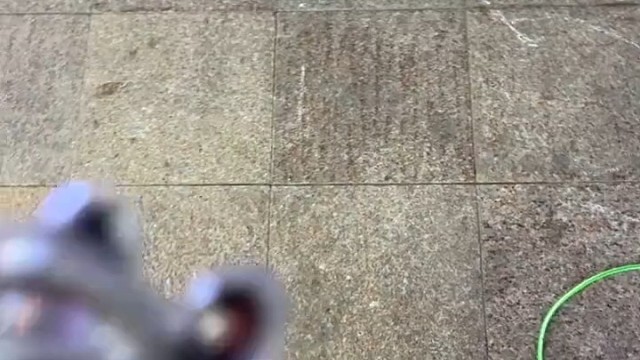 我还以为这个东西质量挺好的呢，嘎嘎沉，我儿子摔开了，才发现内有乾坤