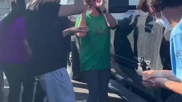 狗：再不開(kāi)門我怕我變成流浪狗