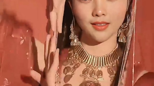 盈盈一水间，脉脉不得语。