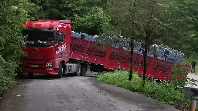 大货车这路也敢来