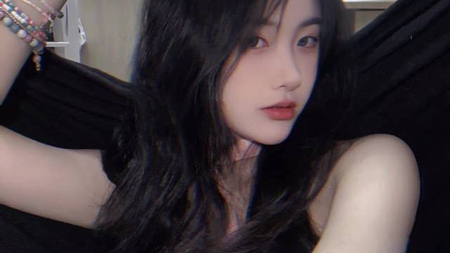 今天买了一件新衣服叫泥式沃德维衣