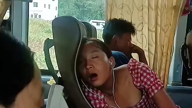 大姐你看我干啥