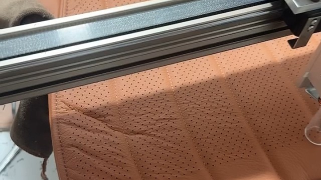 汽车座椅通风免拆线自动打孔机