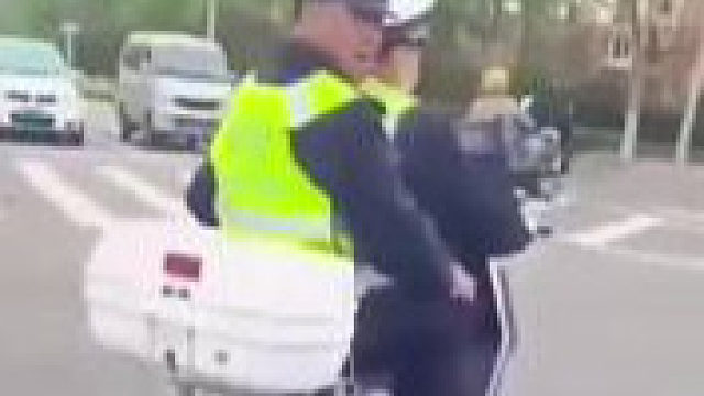 原来大妈才是老司机