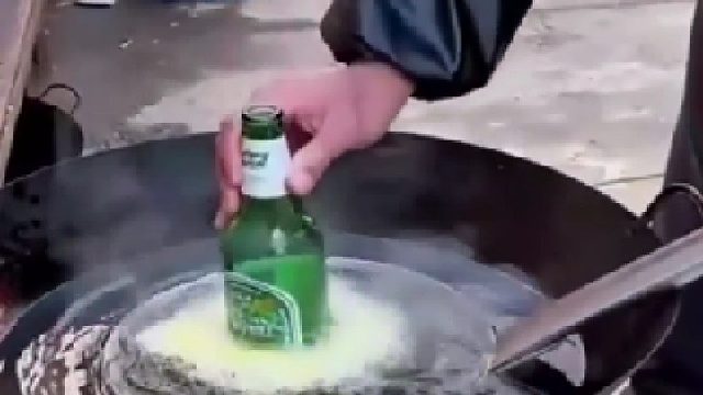 农村喜宴上大厨露了一手，效果还是不错滴，只是…