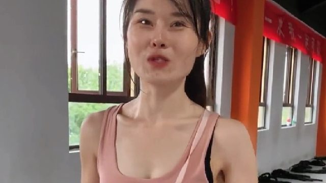 郑州女子健身后判若两人 暴瘦40斤追求极致完美