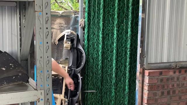 奔驰B200刹车卡钳