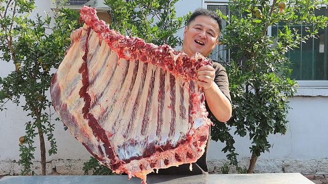 1020元买了一扇牛排骨，做个“红烧牛排骨”，大口吃肉，就是过瘾