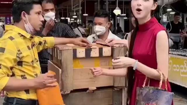 飘花系列—小六位数也能挑选冰种飘花手镯!#翡翠#翡翠手镯#珠宝首饰