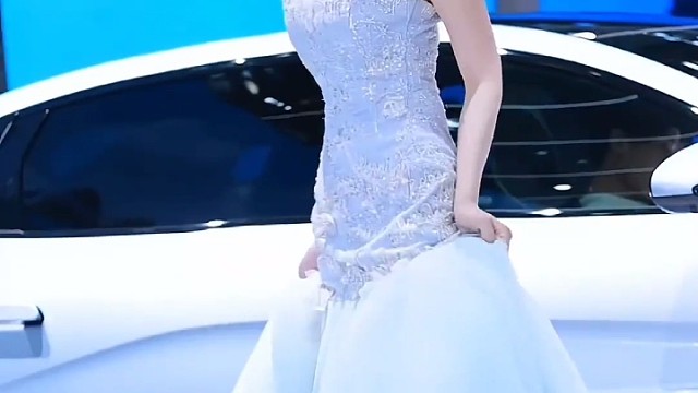 比亚迪车展上的车模小姐姐超漂亮！