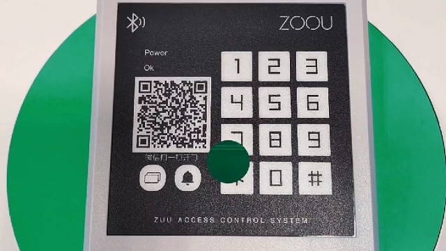 手机开门·中优门禁！ZUU中优智能X300二维码门禁机好物推荐，支持刷卡开门、密码开门、微信扫一扫二