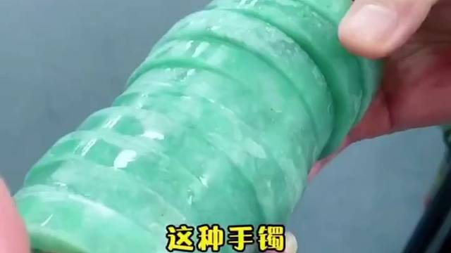 66个W盘下满绿手镯！老板娘说我不够温柔？