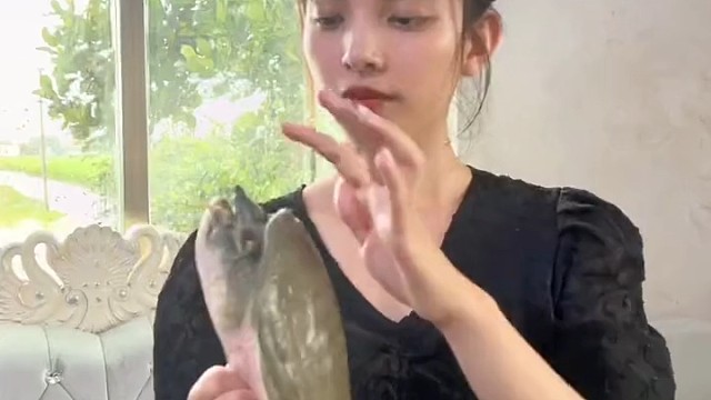 笑容逐渐消失，转移到我脸上了