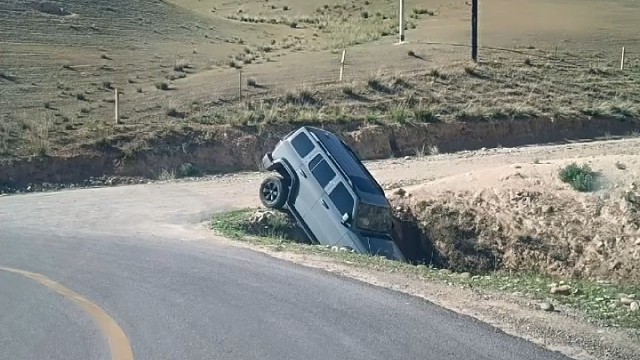 新疆适合坦克！坦克喜欢沟沟