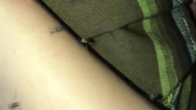 大家有办法可帮小姐姐赶走这些蚊子的吗