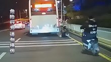 男子骑自行车“飙车”，本以为是个王者，结果…