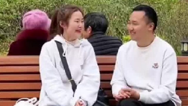 女子带闺蜜出来相亲，结果男方看上了女子的闺蜜！