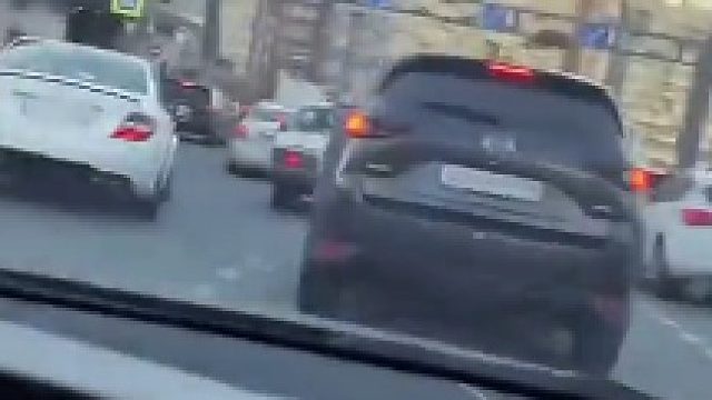 前面的都是大妈，兄弟你可跟紧了