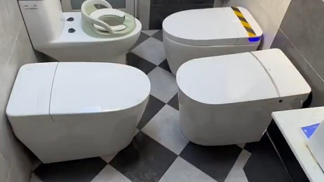 中间不摆个麻将桌可惜了