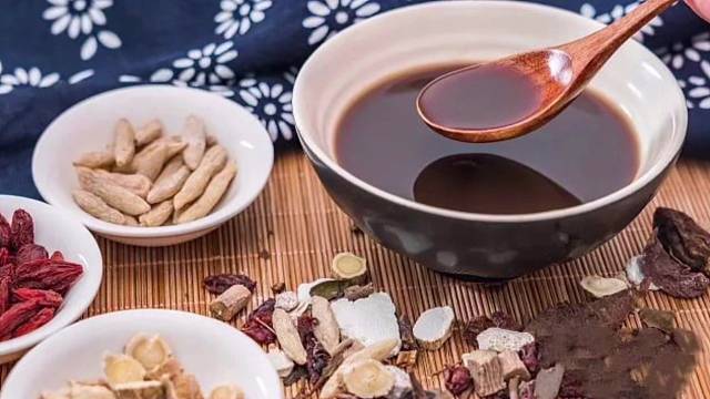 弘扬中医文化……