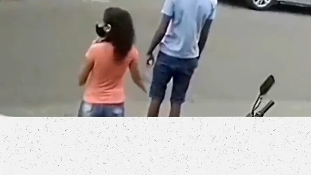 动作非常敏捷，说明身体爆发力很强大