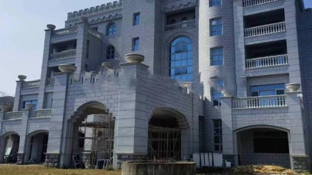 深圳整栋红本庄园别墅，占地6847平米，登记面积7216平米，证件齐全，独门独院