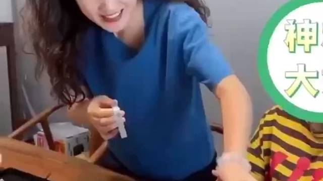 神秘大姐的豪横作风!#翡翠#翡翠手镯#翡翠知识#翡居#珠宝首饰#dou上热门@DOU 